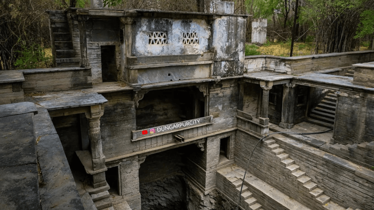 Navlakha Bawdi Dungarpur ( नौलखा बावड़ी डूंगरपुर )